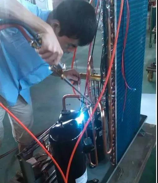 空气能热泵 空气能热泵